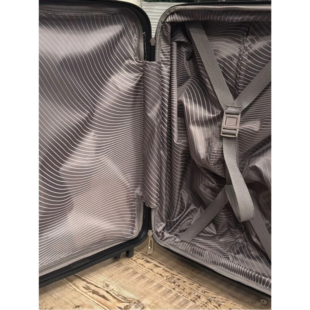 Skyway Epic 2.0 Hardside Carry-On 22 Rolling Suitcase Hard Shell Luggage - Black